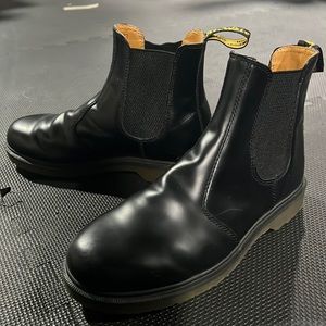 Woman’s Dr. Martens Chelsea boots